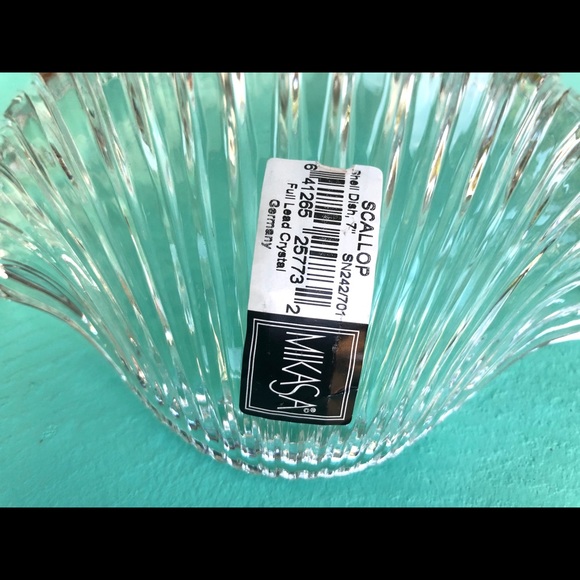 Mikasa 7" Scallop Shell Dish - Picture 3 of 6